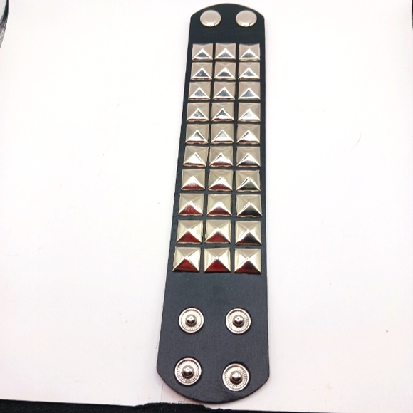 Goth Triple Row Studded vegan Leather Bracelet Unisex -Black-Lot Of 2 New - Picture 4 of 11